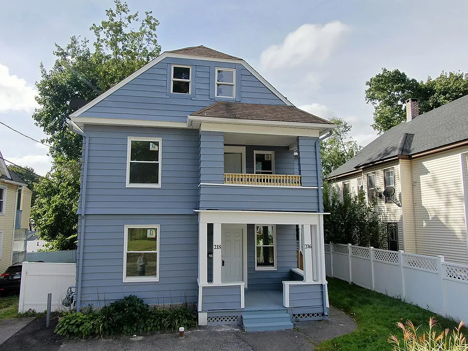 216 E Pearl St