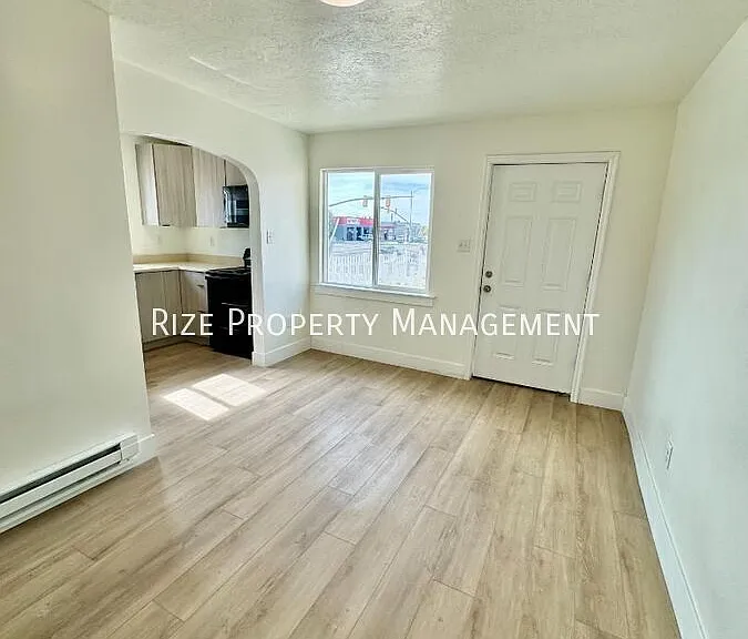 420 20th St #3 — Photo 6