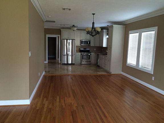 2nd image of 1760 Elm St