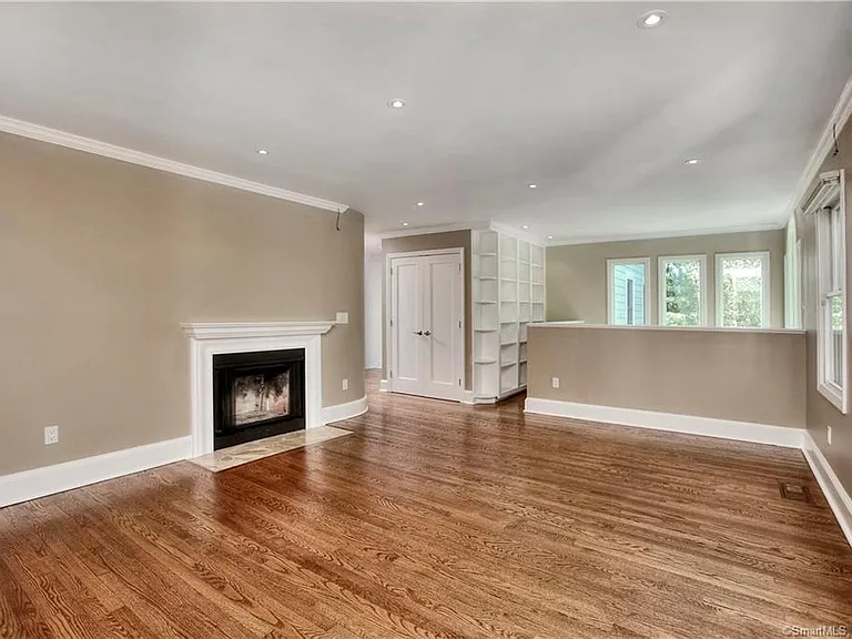 450 Center St #15 — Photo 12
