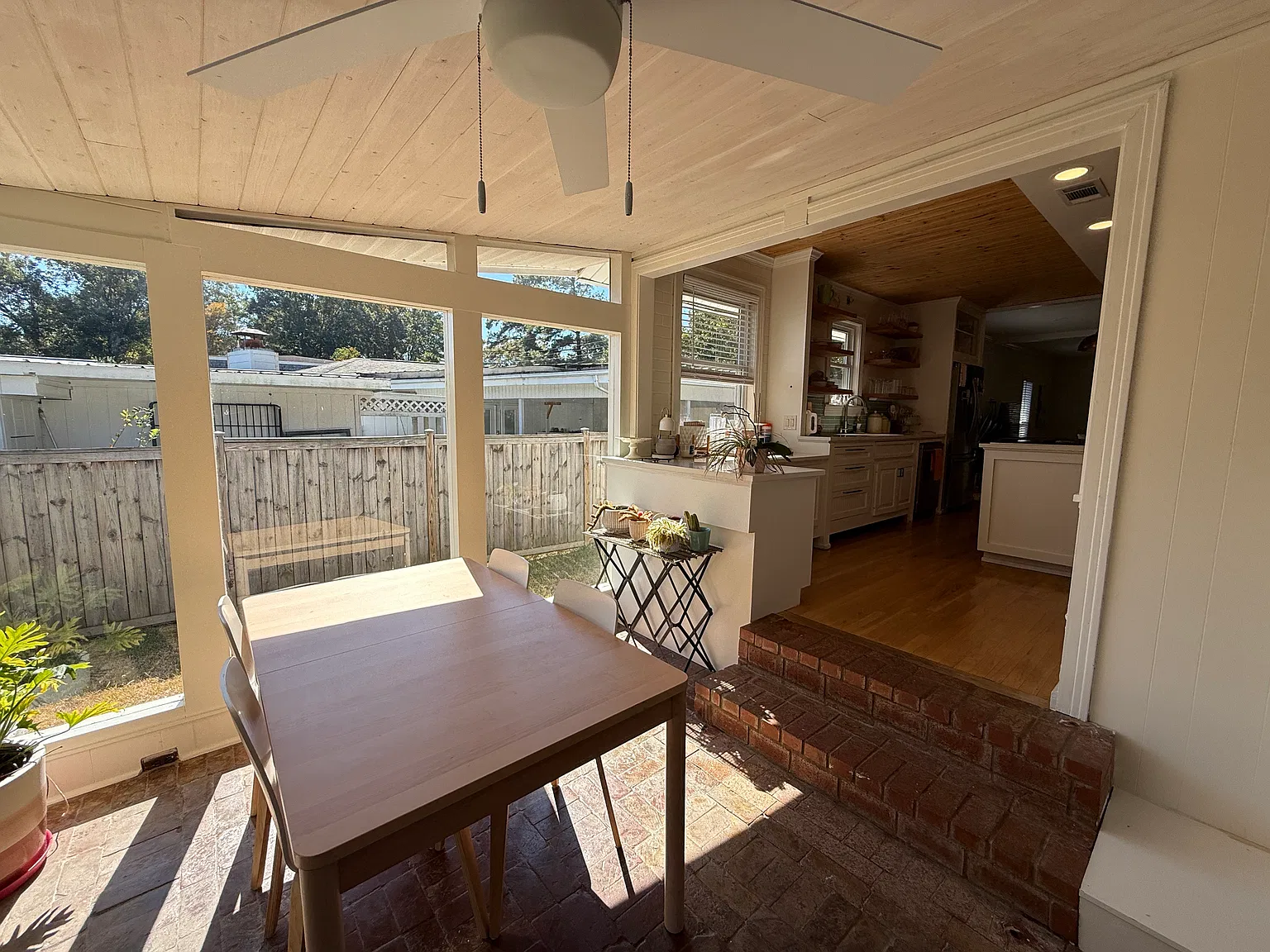 2 bed, 1600 sqft, $2,500 — Photo 3