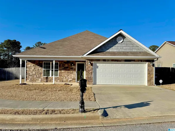 110 Center Ln, Oxford, AL 36203