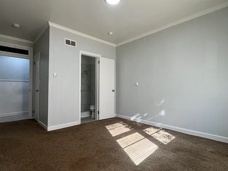 704 Blue Ridge Ave #5 — Photo 8