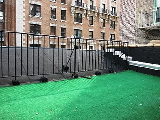 Sold by Nest Seekers International | media 11