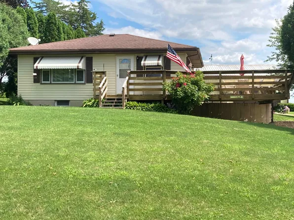 9828 Key West Dr, Dubuque, IA 52003