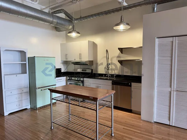 500 Molino St #208 — Photo 7