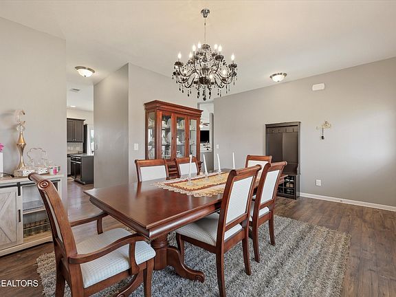5th image of 241 Gail Ln