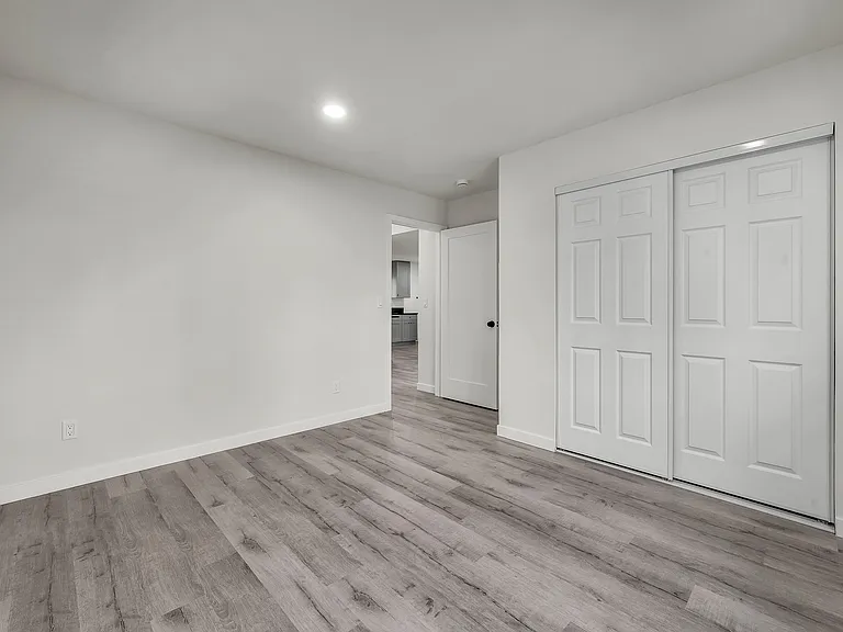 5844 1/2 Denver Ave #A — Photo 6