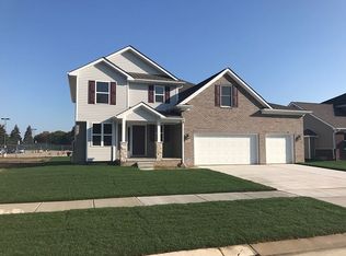 23113 Merlene Dr, Macomb, MI 48042