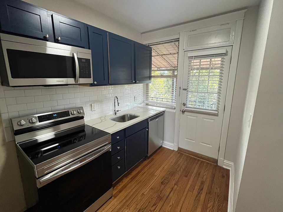1st image of 1028 Oakview Pl #3B