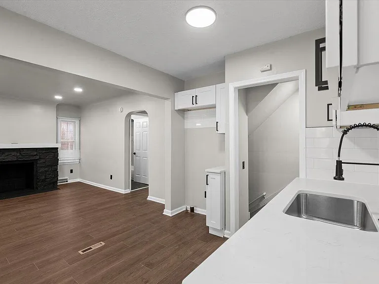 10042 Grayton St — Photo 7