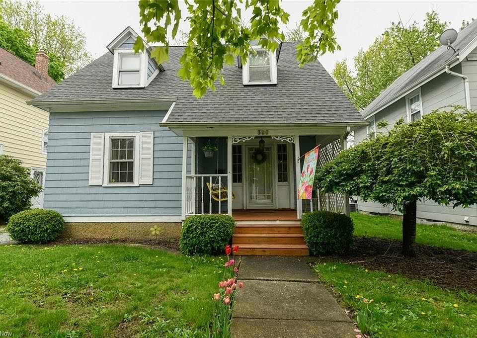 1st image of 300 Ivy Pl