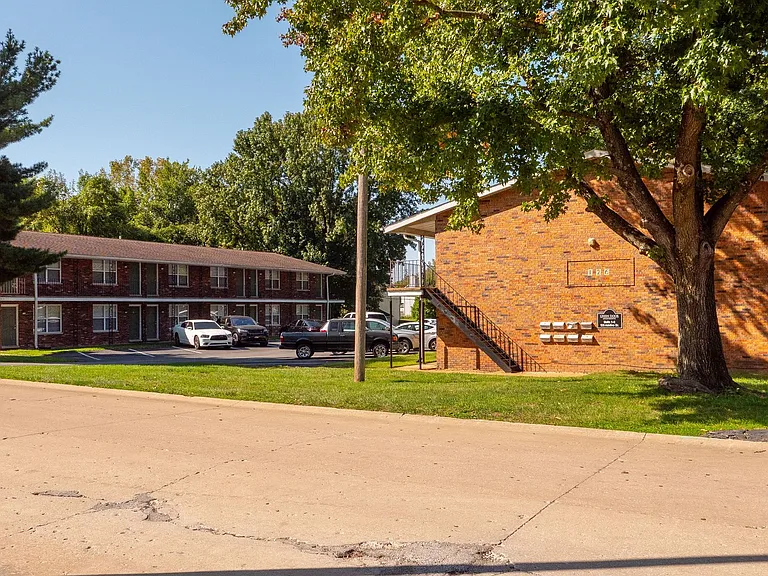 Green Door Apartments — Photo 8