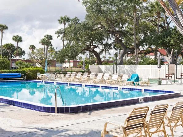 57 Woodland Drive #107, Vero Beach, FL 32962