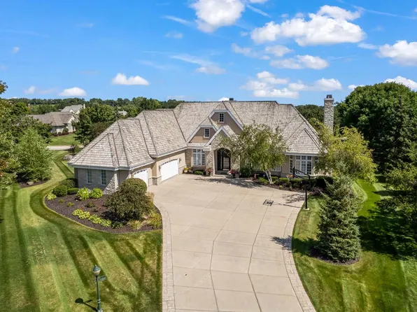 1704 Cedar BEND, Hartland, WI 53029