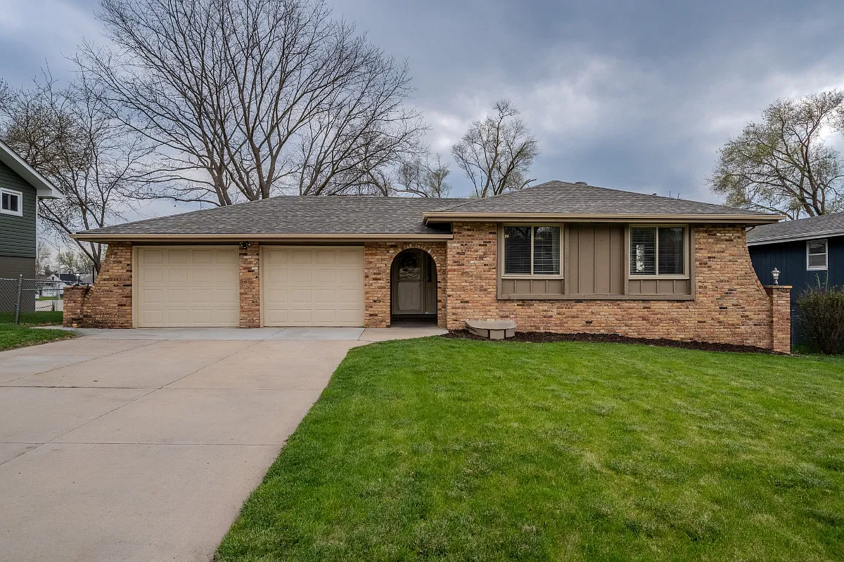 Fully Furnished And All Utilities Included! — Photo 4