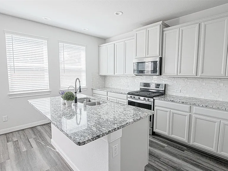 10005 Brickhouse Dr — Photo 9