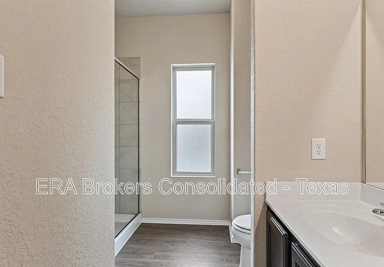 10610 Green Lake Dr — Photo 16