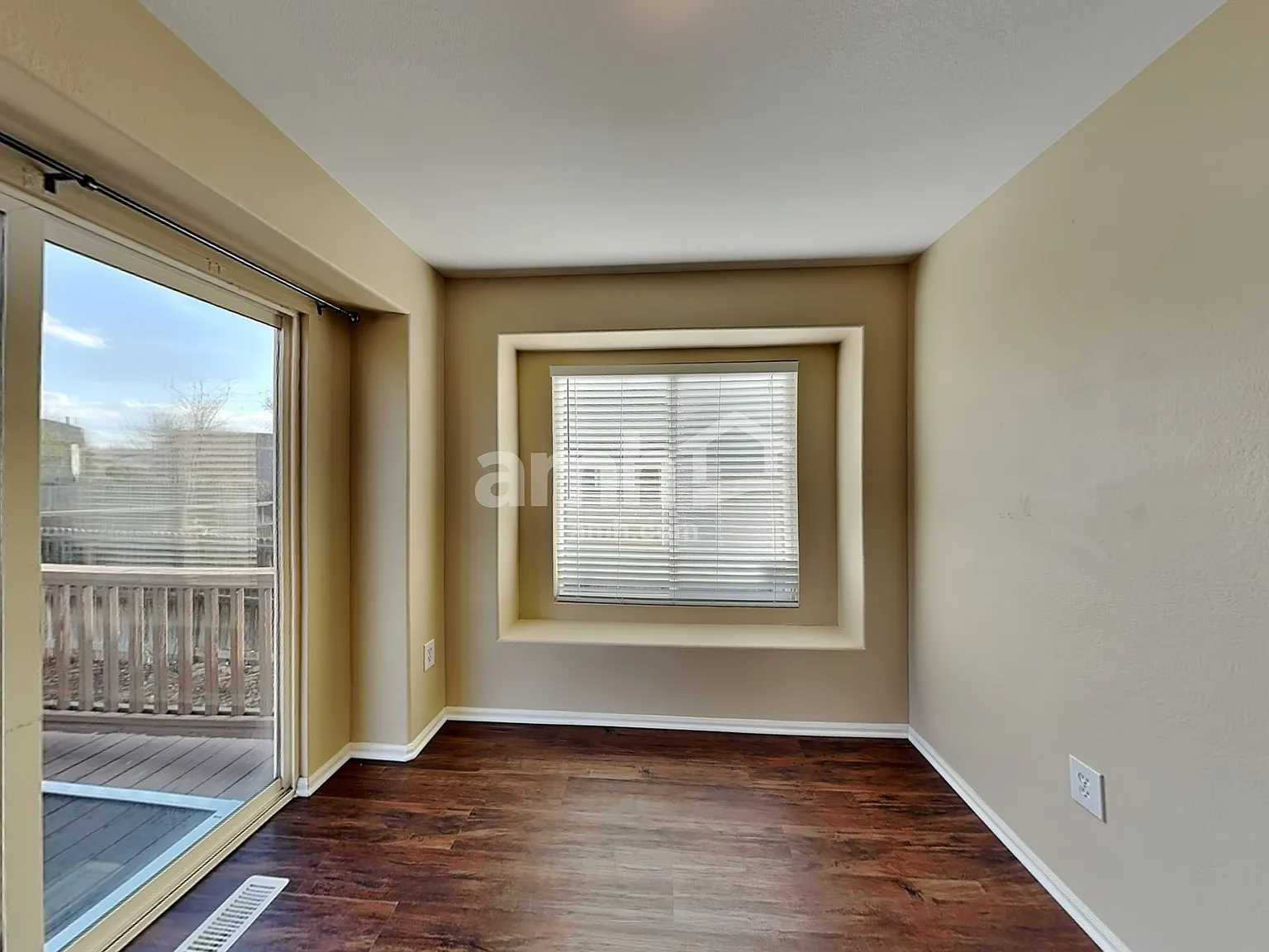 3 bed, 2.5 bath, 2127 sqft, $2,995 — Photo 4