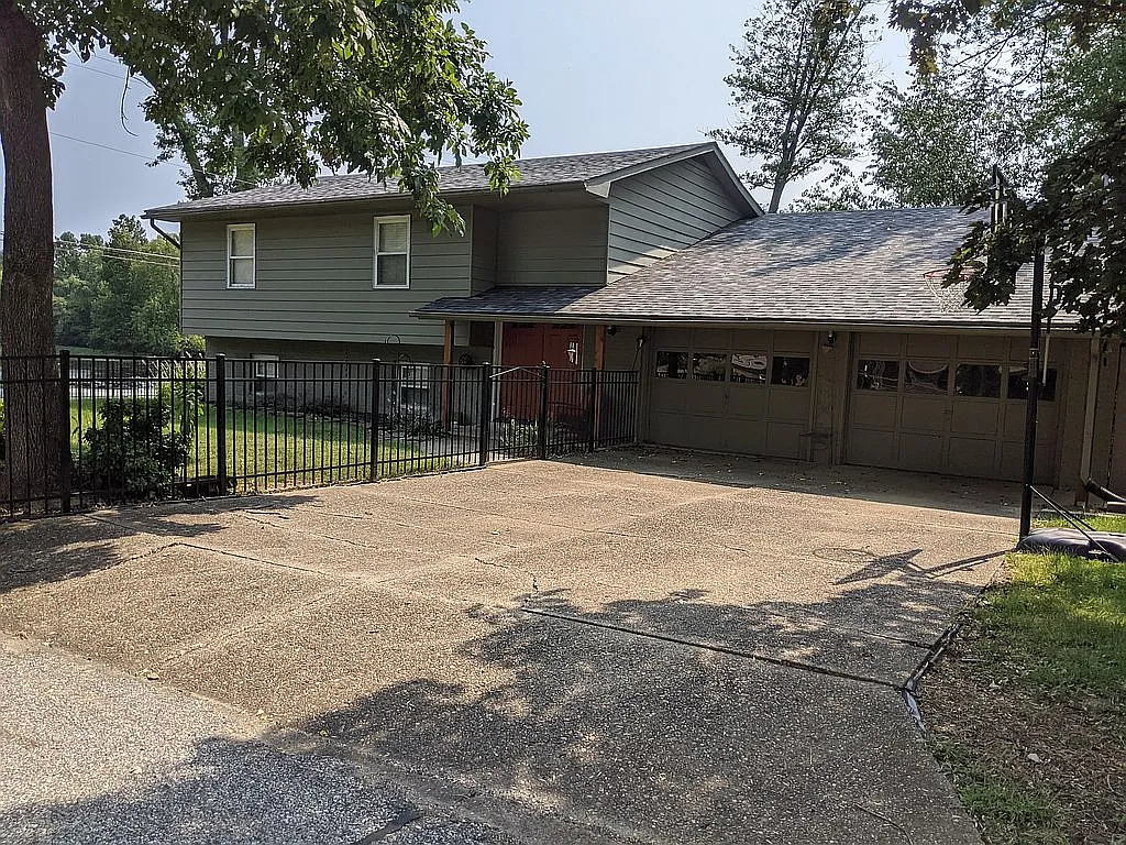 541 E Buena Vista Rd photo 1