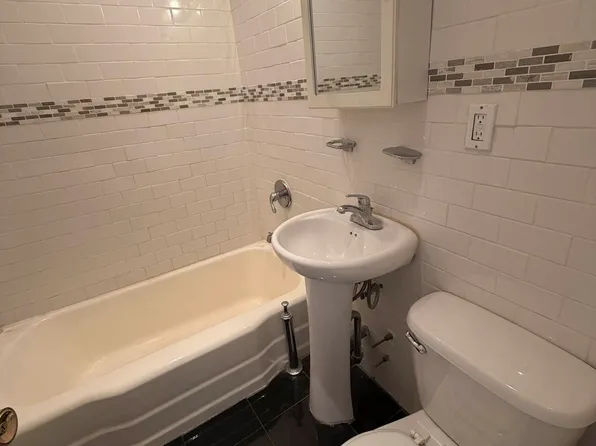 418 East 88th Street image 4 of 4