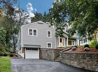 28 Princeton Pl, Glen Rock, NJ 07452