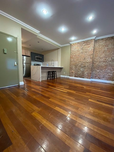 1st image of 731 Franklin Ave #23