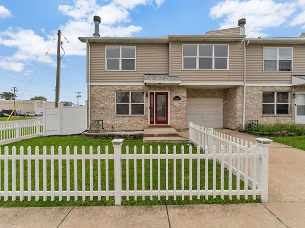 8001 Thomas St #8001, Justice, IL 60458