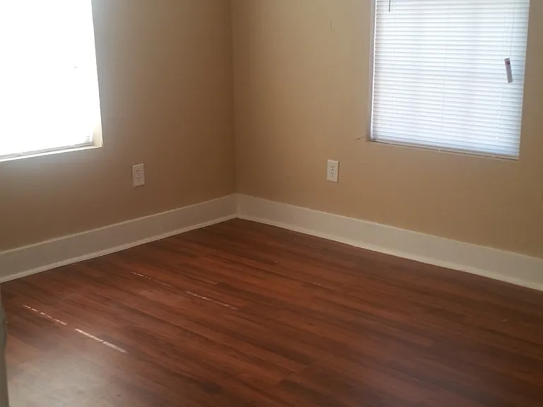 1404 NE 9th St #3 — Photo 13