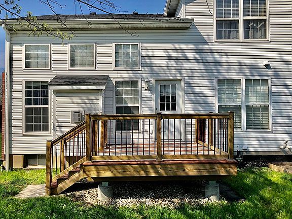 3rd image of 36 Old Orchard Ln