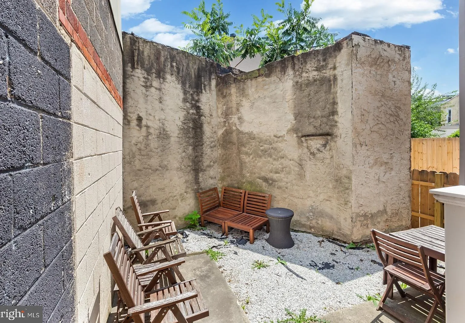2 bed, 1.5 bath, $2,095 — Photo 3
