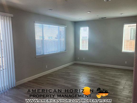 4th image of 1402 Roth Pl