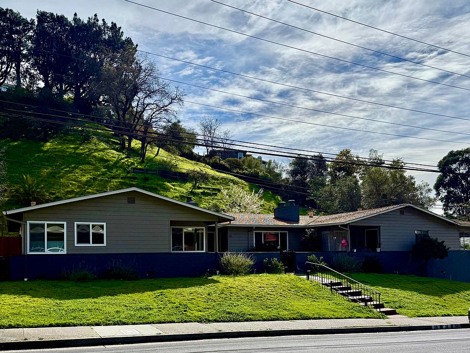 Wonderful place to call home. Triplex in Sun Valley/Forbes neighborhood.