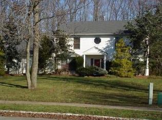 26 Winding Woods Way, Manalapan, NJ 07726