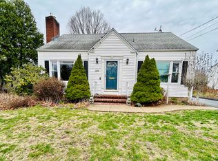 1890 Whitney Ave, Hamden, CT 06517