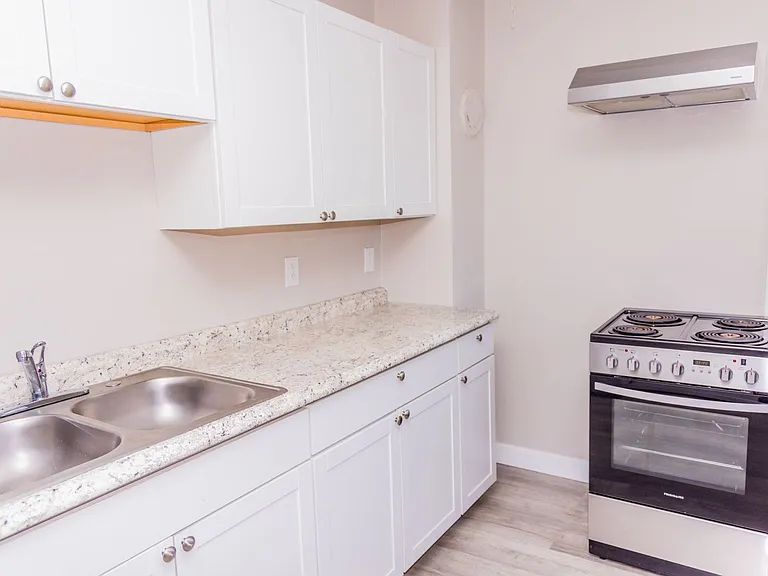 1405 Winder St — Photo 4
