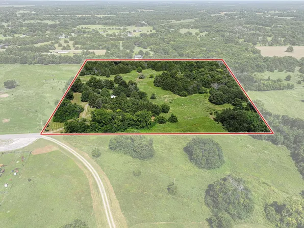 252 Meadow Lake Estates Rd, Denison, TX 75021