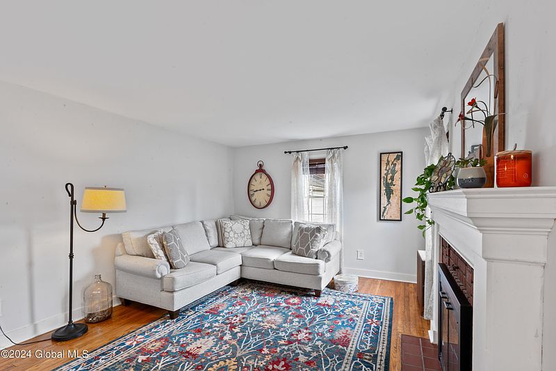 4th image of 2128 Ferguson Street