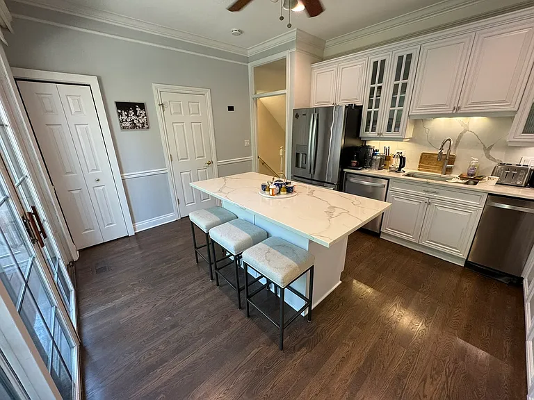 1413 S Prairie Ave — Photo 7