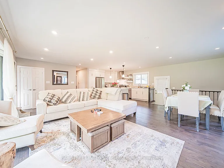 1277 Gainsborough Dr — Photo 5