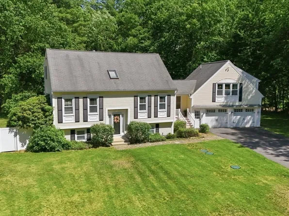 16 Fairview Farm Rd, Haverhill, MA 01832