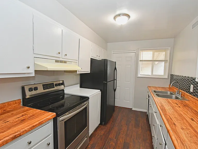 12203 Green Mountain St — Photo 4