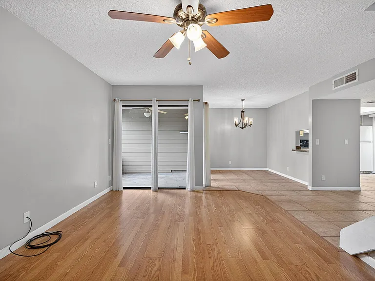 707 Stonewood Ct #19C — Photo 43