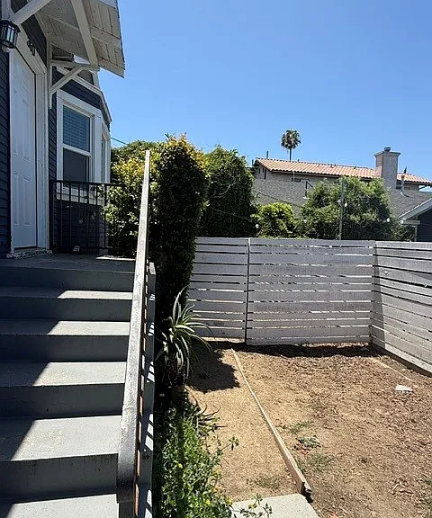 360 Parkman Ave — Photo 3