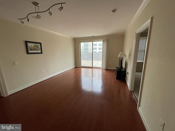 5th image of 38 Maryland Ave Unit 224