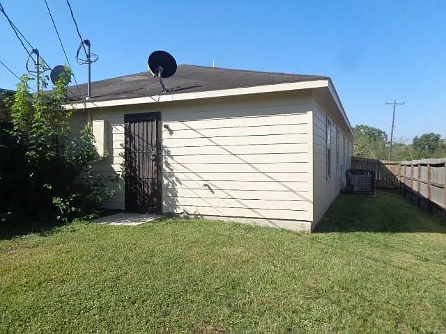 5401 Peacock St #A — Photo 22