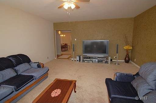 2nd image of 6432 N Rockwell St