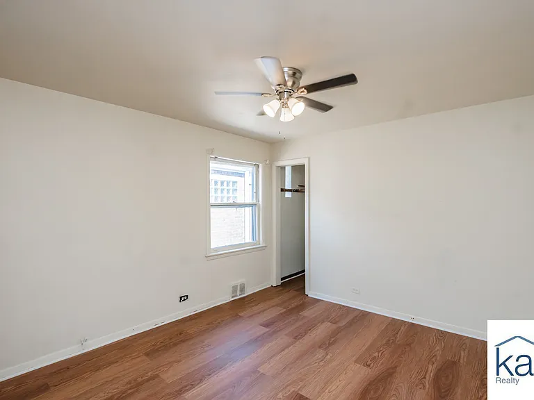 3719 W 81st Pl — Photo 8
