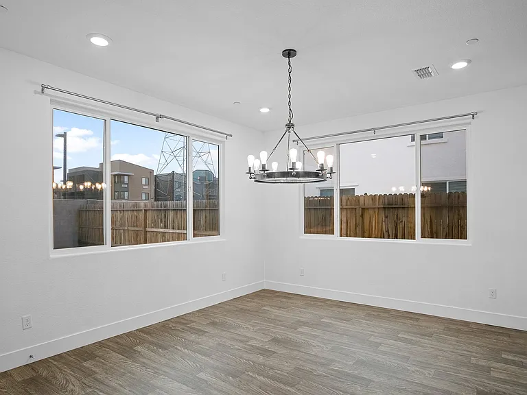2455-00 Explorador Dr — Photo 16
