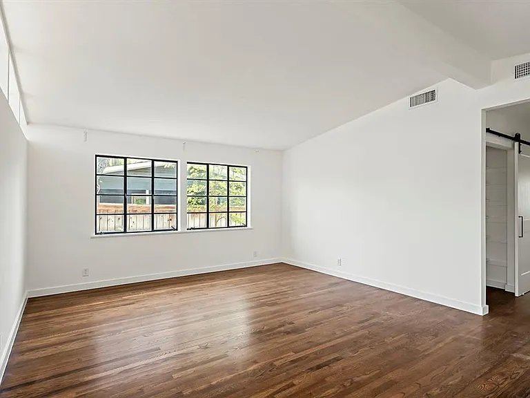 1207 Ridgemont Dr — Photo 5